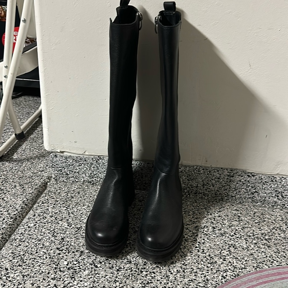 Clark’s Tall Knee High Modern Black Leather Boots Women Size 6